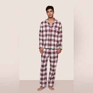 Wonderland Men’s Plaid Pajama Set in Red and Black size medium